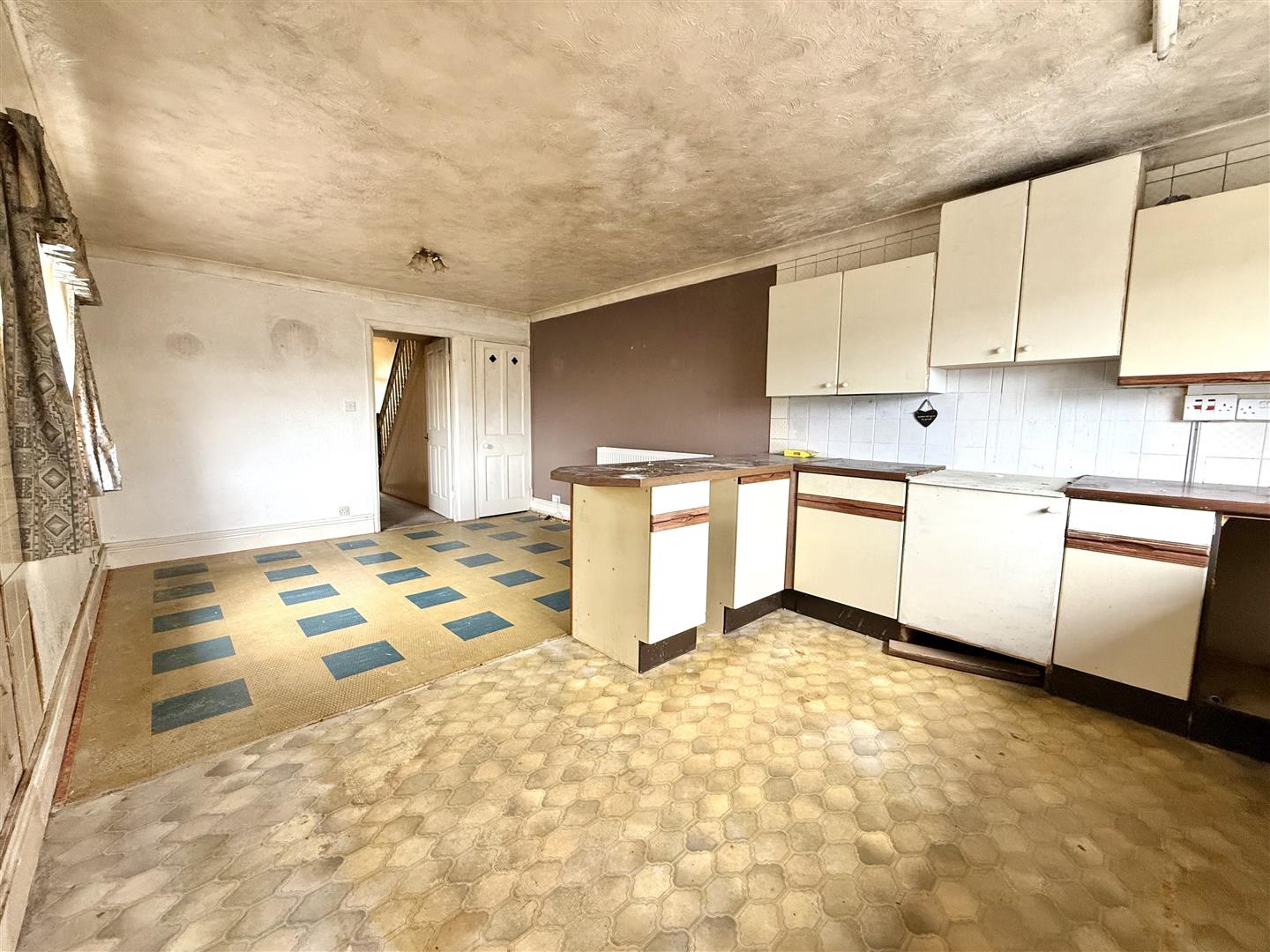 Coedsaeson Crescent, Sketty, Swansea, SA2 9DG